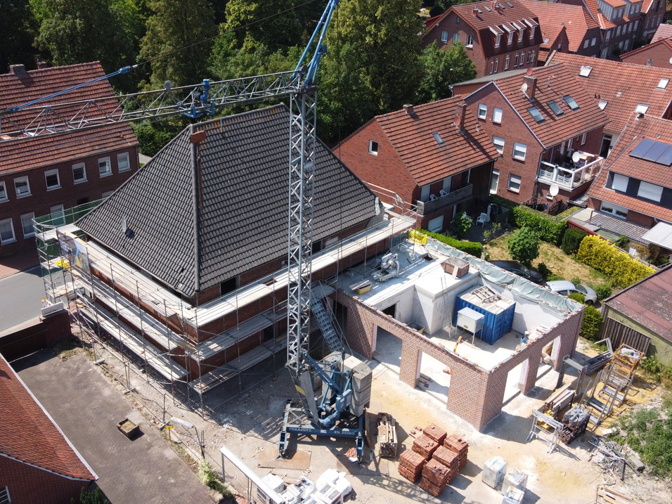 Drohnenfoto des Bestandsbaus